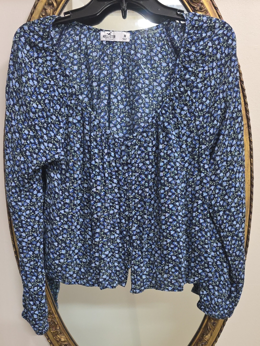 Hollister Women's Blue Floral Long-Sleeve Cropped Blouse Bohemian Size M